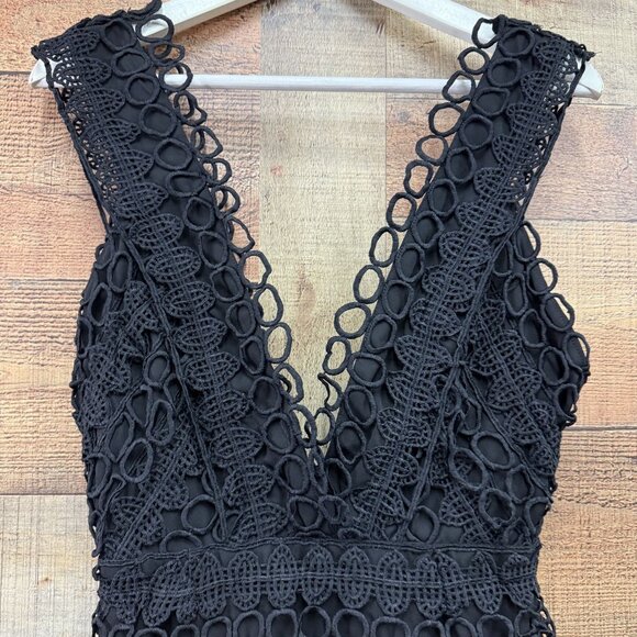 Boohoo Boutique Black Lace Plunge Neck Bodycon Dress NWT Size 8 - Picture 4 of 12
